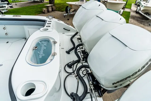 Slide: The Image of Yellowfin 39 Offshore 2018 - 20