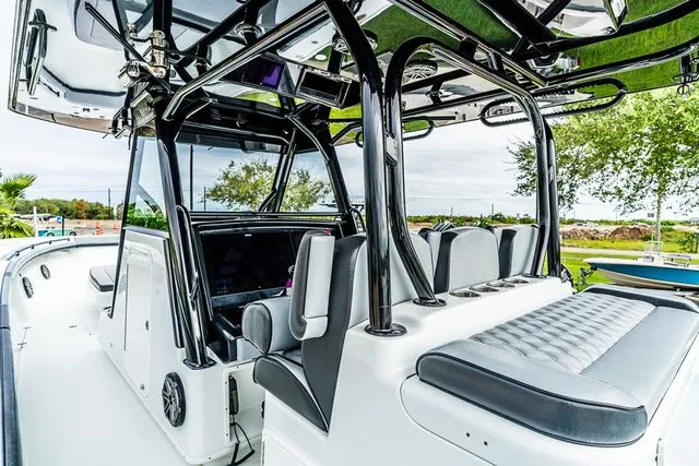 Slide: The Image of Yellowfin 39 Offshore 2018 - 23