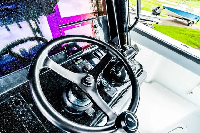 Slide: The Image of Yellowfin 39 Offshore 2018 - 7