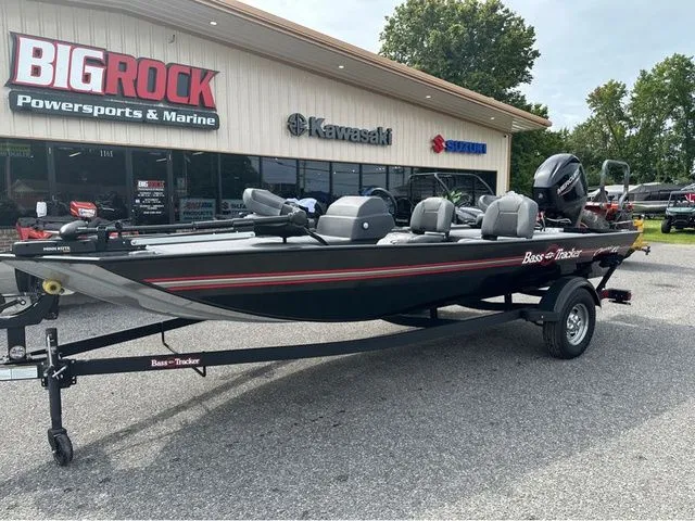 Slide: The Image of Tracker BASS TRACKER CLASSIC XL W/50HP 2025 - 3