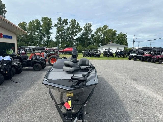 Slide: The Image of Tracker BASS TRACKER CLASSIC XL W/50HP 2025 - 4