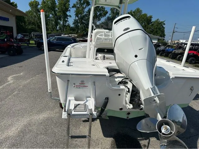 Slide: The Image of Sea Pro 230 DLX W/200 HP 2025 - 38