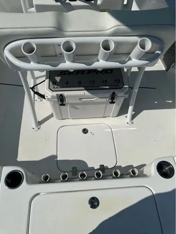 Slide: The Image of Sea Pro 230 DLX W/200 HP 2025 - 42