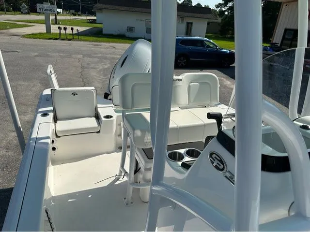 Slide: The Image of Sea Pro 230 DLX W/200 HP 2025 - 50