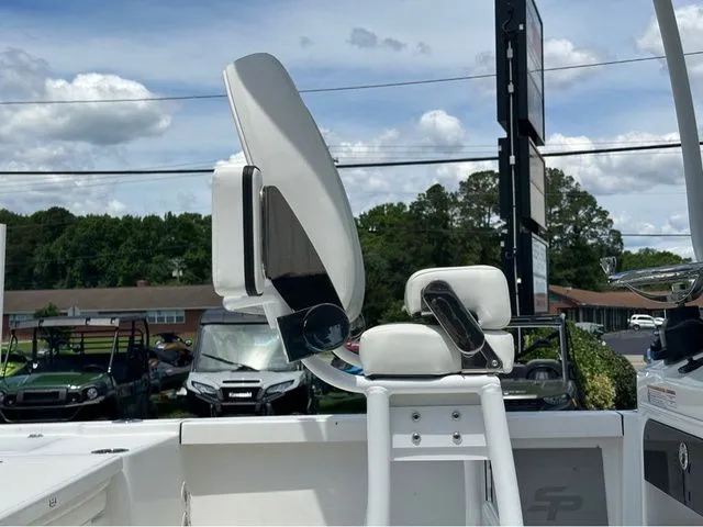 Slide: The Image of Sea Pro 250 DLX W/300HP 2025 - 12