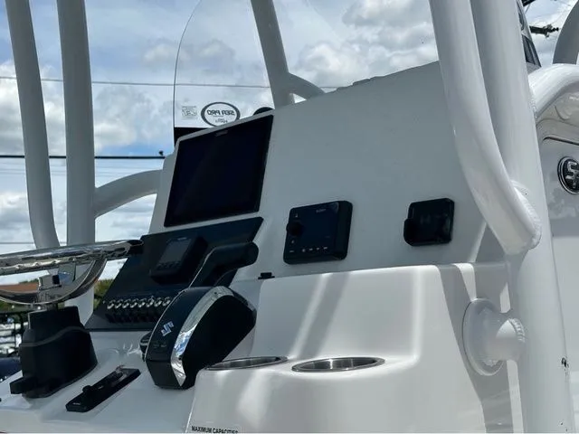 Slide: The Image of Sea Pro 250 DLX W/300HP 2025 - 9