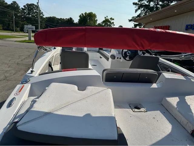 Slide: The Image of Tahoe TAHOE 21 W/150 HP 2024 - 7