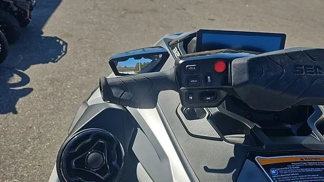 Slide: The Image of Sea-Doo GTX LIMITED 325 WITH SOUND SYSTEM 2025 - 13