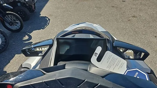 Slide: The Image of Sea-Doo GTX LIMITED 325 WITH SOUND SYSTEM 2025 - 15