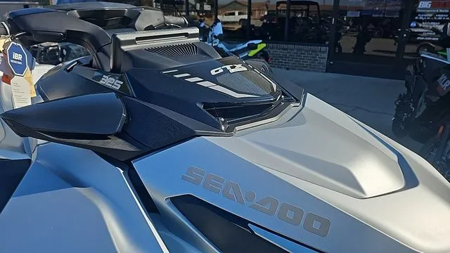 Slide: The Image of Sea-Doo GTX LIMITED 325 WITH SOUND SYSTEM 2025 - 9