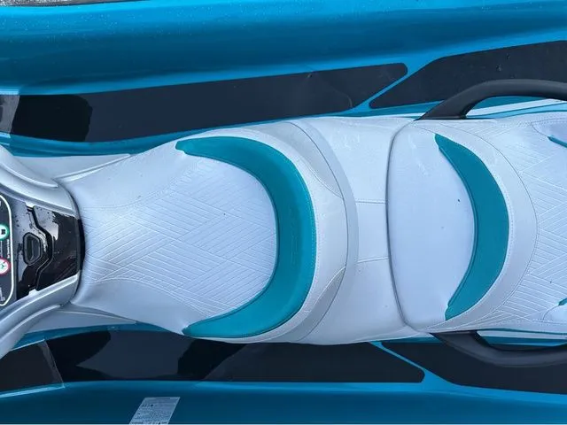 Slide: The Image of Sea-Doo GTX LIMITED 325 WITH SOUND SYSTEM 2025 - 10