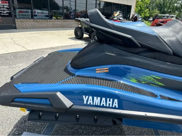 Slide: The Image of Yamaha VX Cruiser HO 2025 - 12