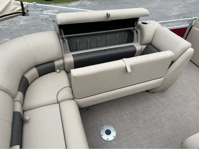 Slide: The Image of Sun Tracker PARTY BARGE 20 DLX W/90HP 2024 - 12