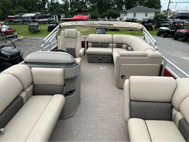 Slide: The Image of Sun Tracker PARTY BARGE 20 DLX W/90HP 2024 - 17