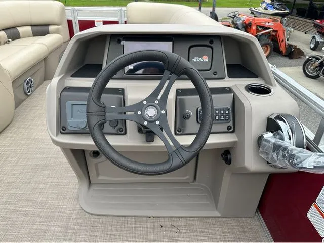 Slide: The Image of Sun Tracker PARTY BARGE 20 DLX W/90HP 2024 - 23