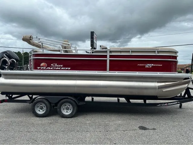 Slide: The Image of Sun Tracker PARTY BARGE 20 DLX W/90HP 2024 - 6