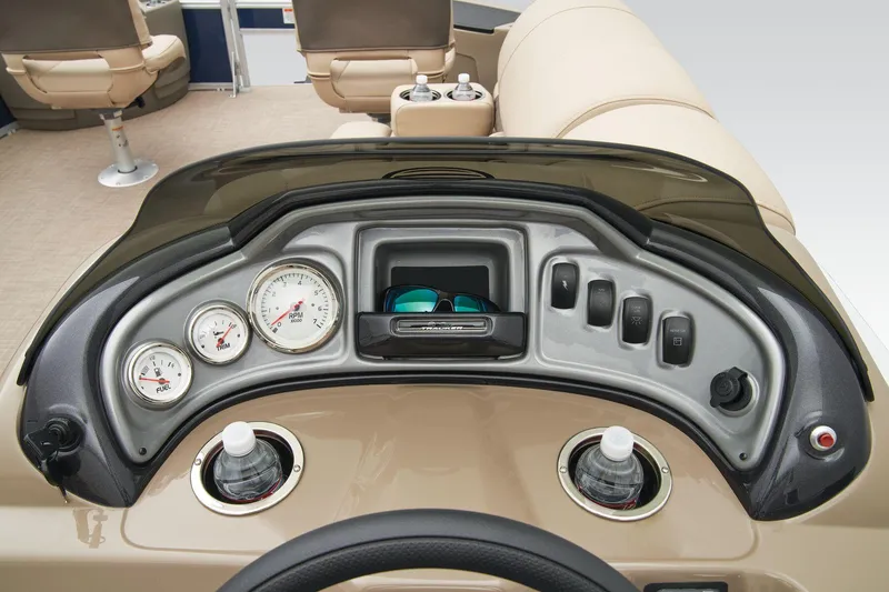 Slide: The Image of Manufacturer Provided Image: Sun Tracker Fishin' Barge 20 DLX - 26