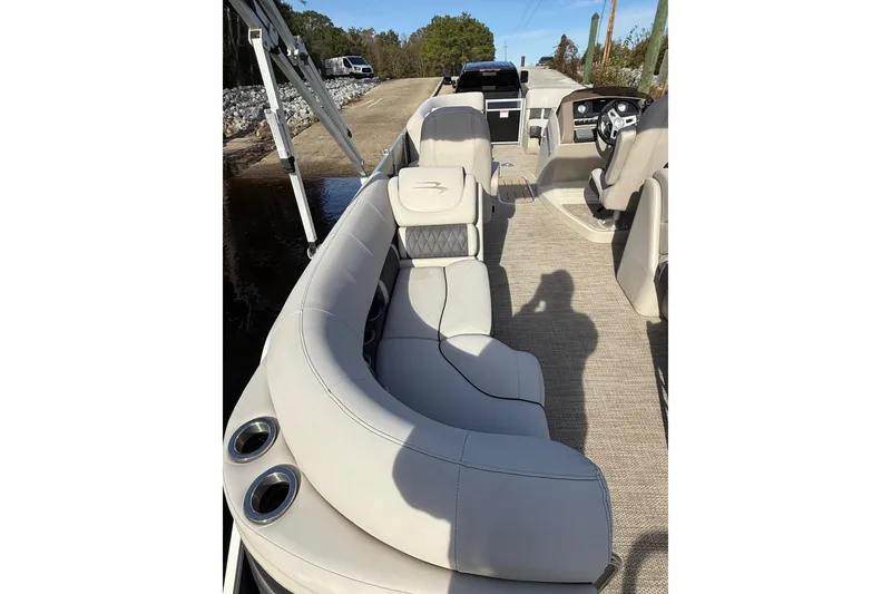 Slide: The Image of 2019 Bennington G 22 GSRFB pontoon boat with luxurious seating and modern interior design. - 18