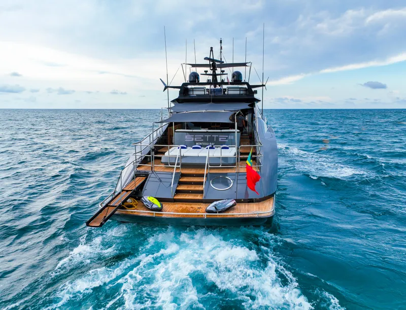 Slide: The Image of Palmer Johnson 120 2003 - 102