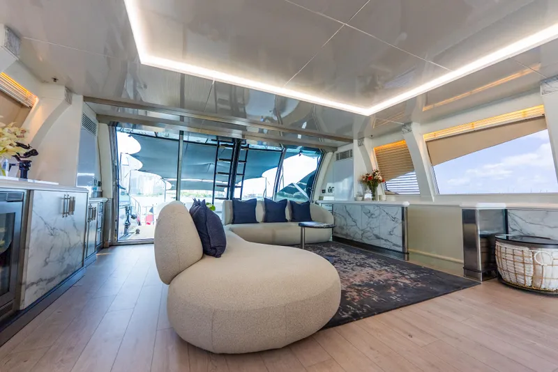 Slide: The Image of Main Salon - 15