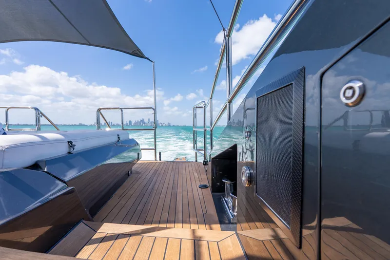 Slide: The Image of Palmer Johnson 120 2003 - 50