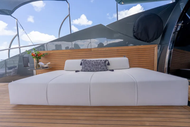 Slide: The Image of Palmer Johnson 120 2003 - 52