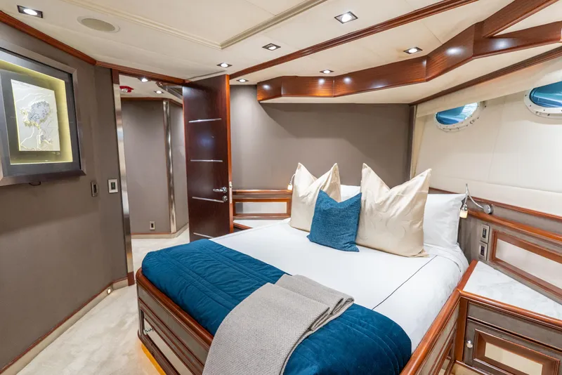 Slide: The Image of Palmer Johnson 120 2003 - 63