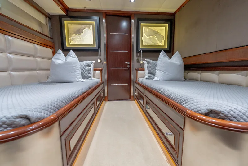 Slide: The Image of Palmer Johnson 120 2003 - 66