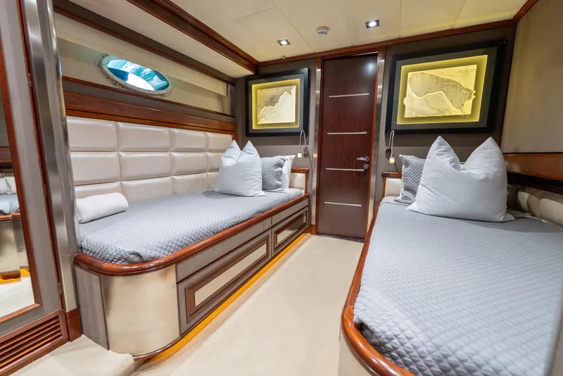 Slide: The Image of Palmer Johnson 120 2003 - 67