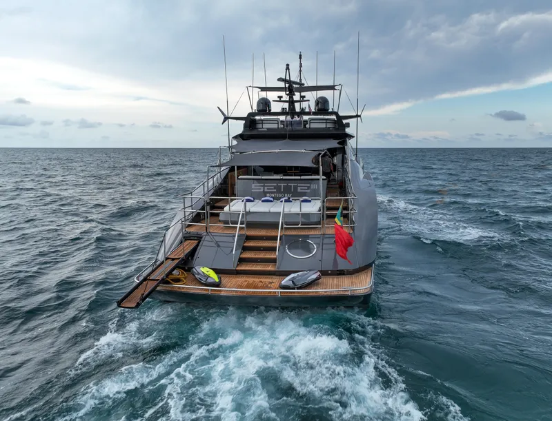 Slide: The Image of Palmer Johnson 120 2003 - 95