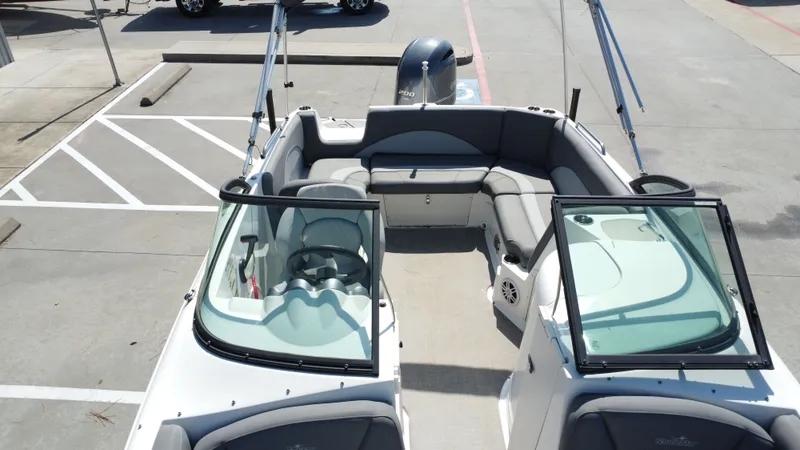 Slide: The Image of NauticStar 223 DC 2023 - 10