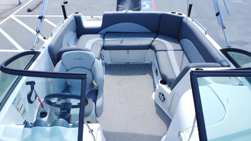 Slide: The Image of NauticStar 223 DC 2023 - 11