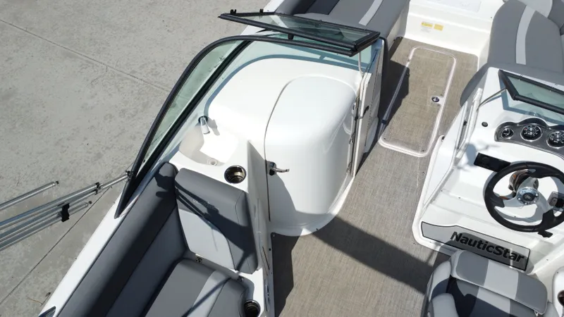 Slide: The Image of NauticStar 223 DC 2023 - 15