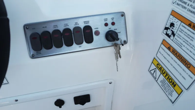 Slide: The Image of NauticStar 223 DC 2023 - 24