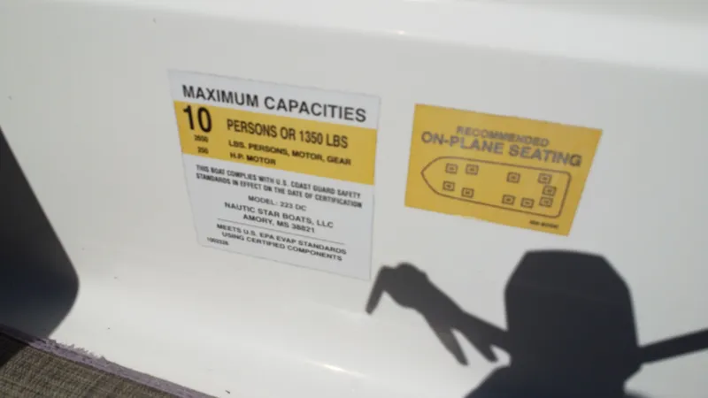 Slide: The Image of NauticStar 223 DC 2023 - 25