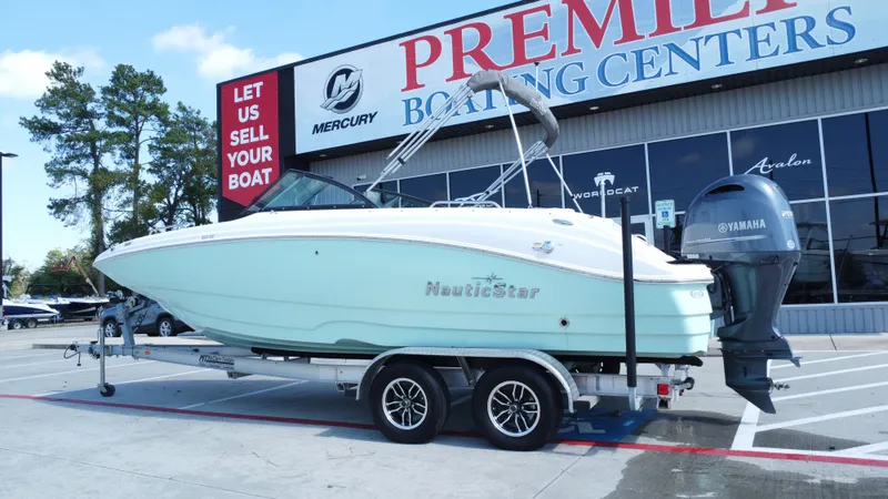 Slide: The Image of NauticStar 223 DC 2023 - 30