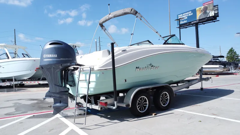 Slide: The Image of NauticStar 223 DC 2023 - 32