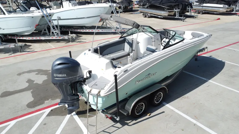 Slide: The Image of NauticStar 223 DC 2023 - 33