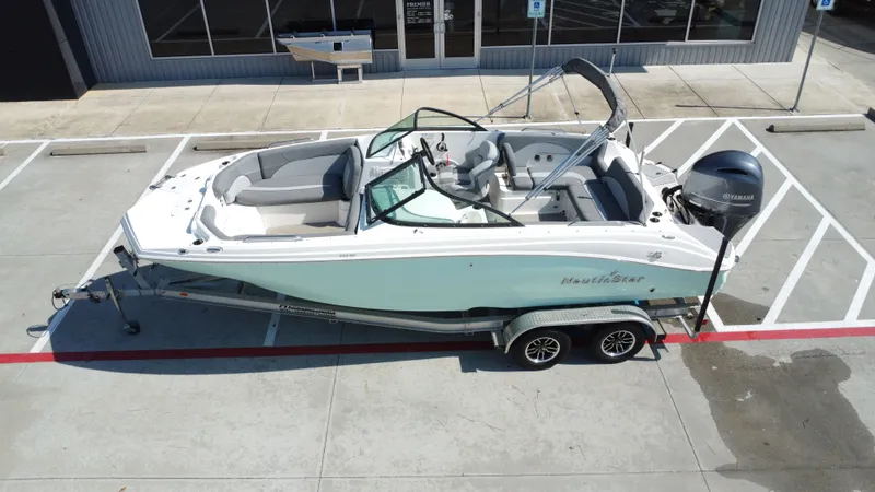 Slide: The Image of NauticStar 223 DC 2023 - 5