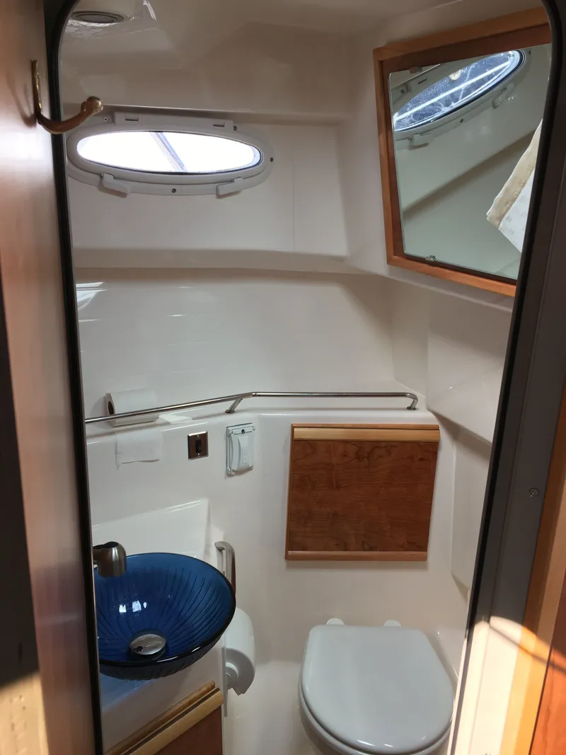 Slide: The Image of Cutwater C-28 2021 - 12