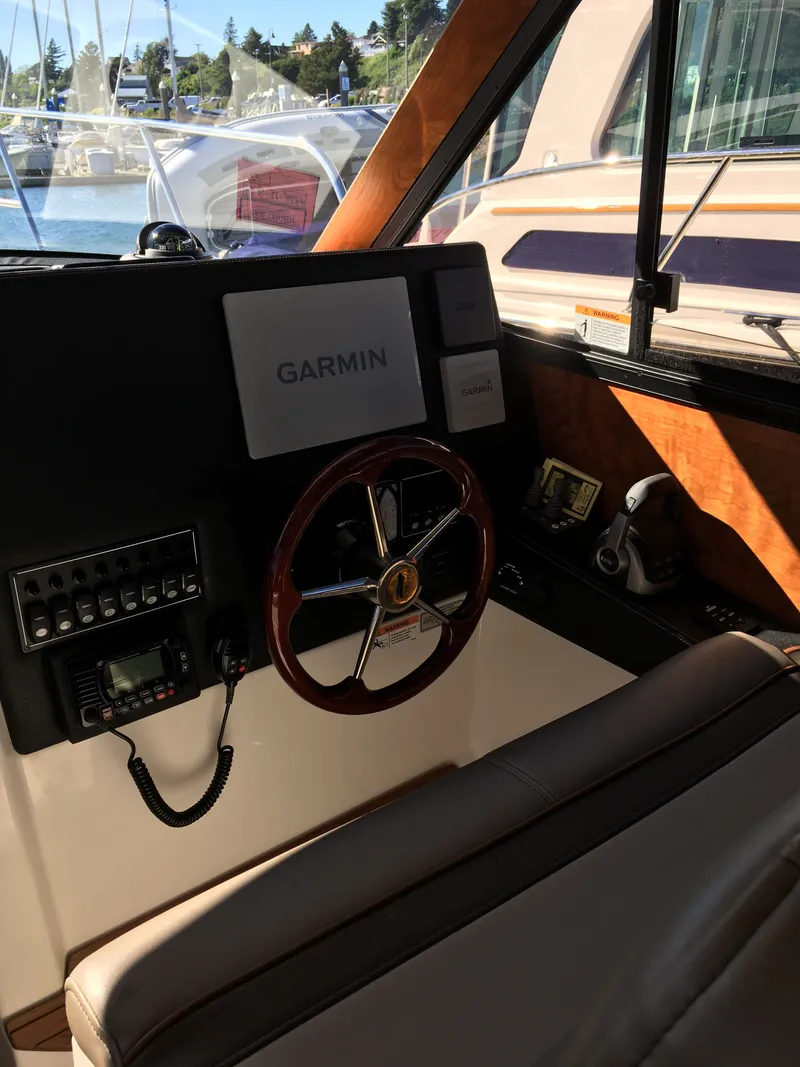 Slide: The Image of Cutwater C-28 2021 - 7