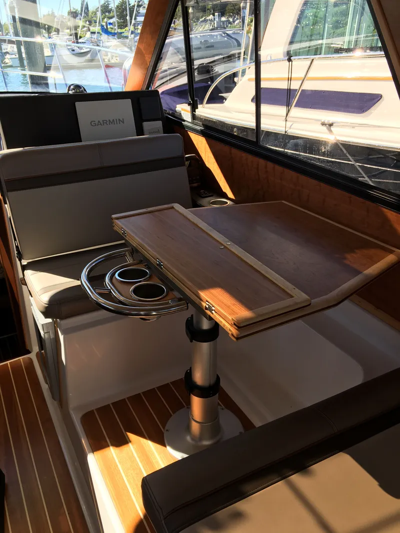 Slide: The Image of Cutwater C-28 2021 - 8