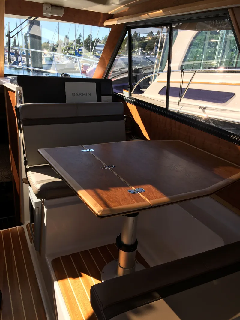 Slide: The Image of Cutwater C-28 2021 - 9