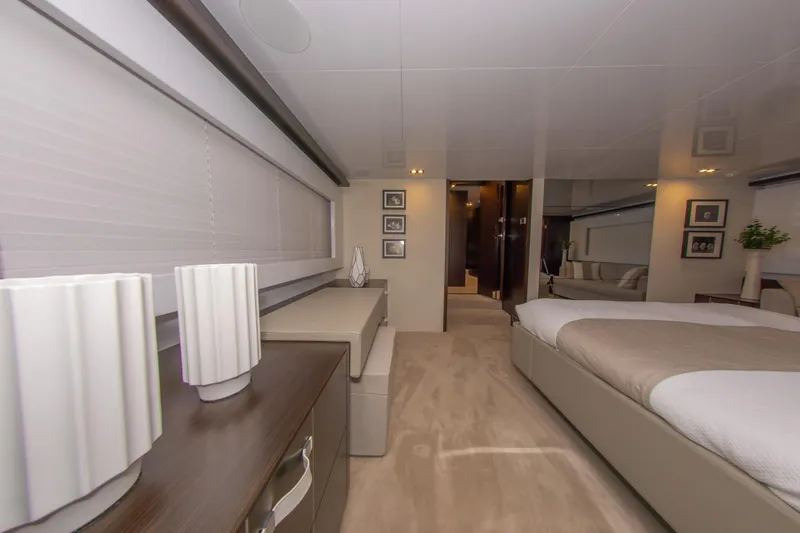 Slide: The Image of Pearl 80 2020 - 113