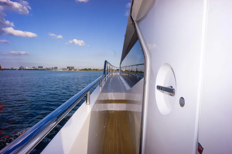 Slide: The Image of Luxurious Pearl 80 yacht deck with ocean view, 2020 model. - 33
