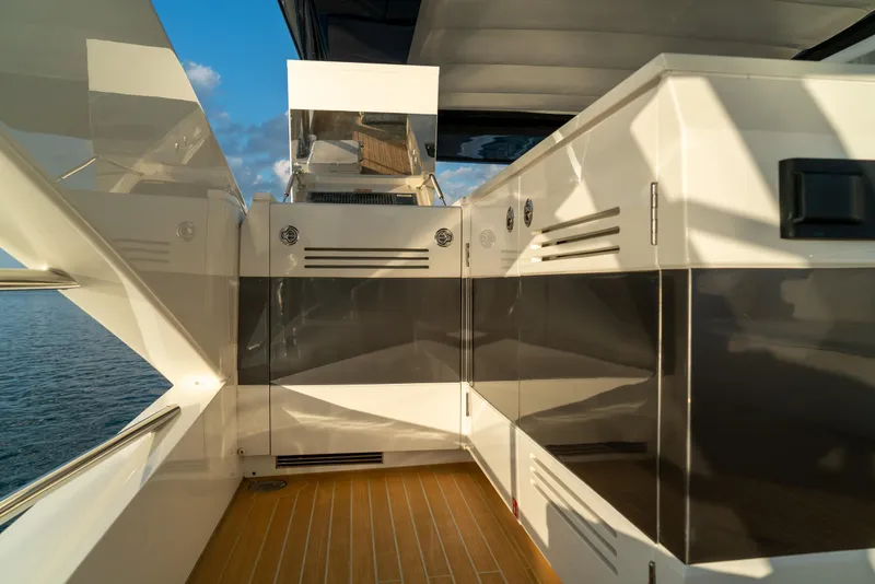 Slide: The Image of Pearl 80 2020 - 62