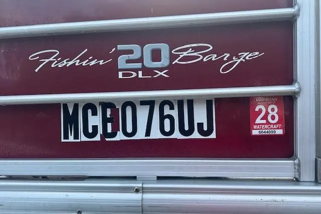 Slide: The Image of 2019 Sun Tracker Fishin' Barge 20 DLX with registration number MCE076UJ. - 9