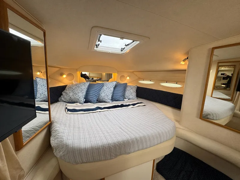 Slide: The Image of Sea Ray 340 Sundancer 2000 - 14