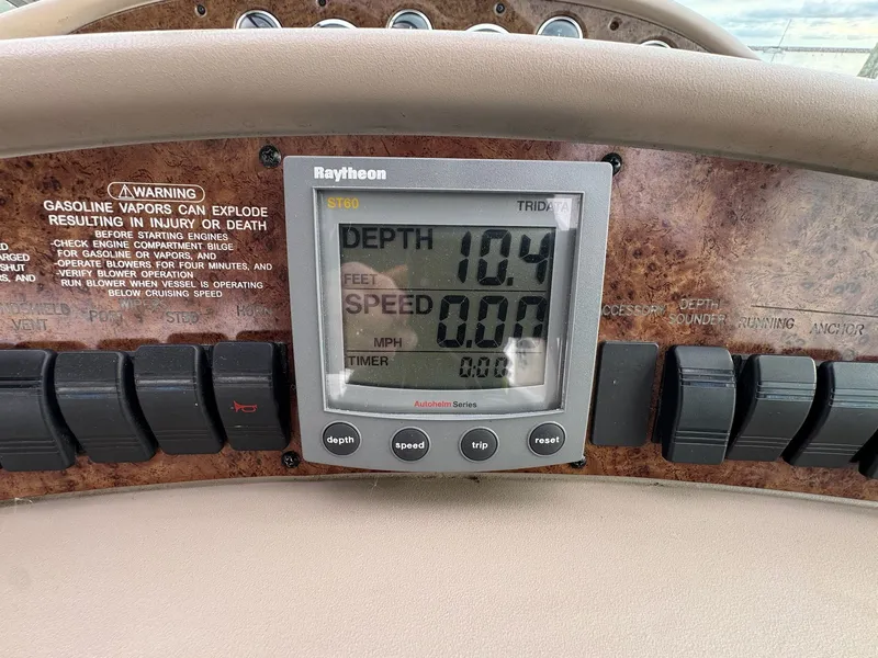 Slide: The Image of Sea Ray 340 Sundancer 2000 - 29