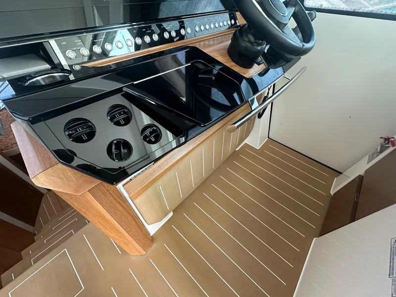 Slide: The Image of Sea Ray 340 Sundancer 2000 - 4